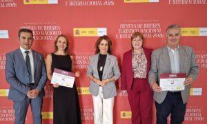 Emma Buj recibe en el Teatro Real el doble reconocimiento turístico de Teruel por Las Bodas de Isabel y La Vaquilla