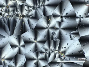 Bajo el microscopio: material fabricado por NASA para la producción en la Luna