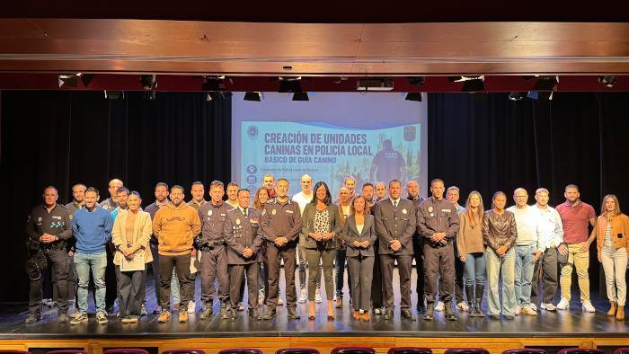 La Policía Local de Huesca cierra un curso de creación de unidades caninas con la participación de 25 agentes de siete municipios aragoneses