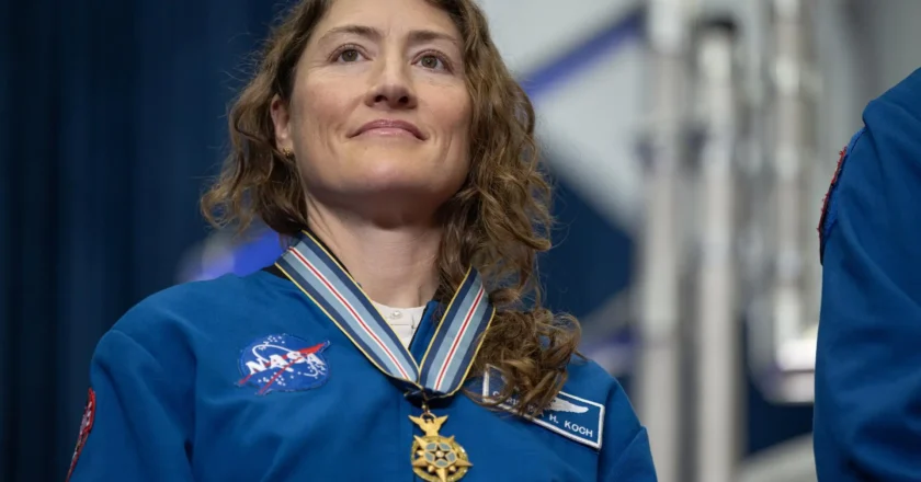 La astronauta de la NASA Christina Koch se unirá a los aficionados de la NFL en Filadelfia